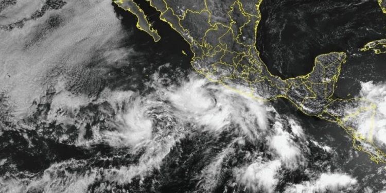 Alerta en el Pacífico: Tormenta tropical Bárbara se intensifica