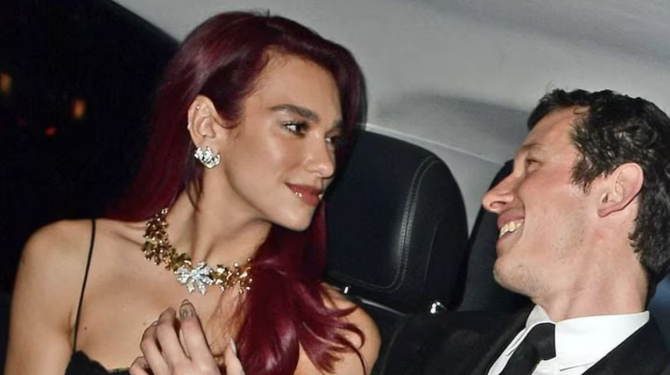 compromiso de Dua Lipa