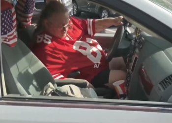 Policía de California Abate a Adulto Mayor en McDonald’s