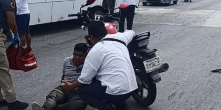 Choque en Glorieta de Tulum Deja Motociclista Herido