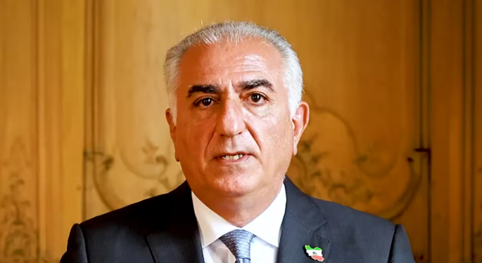 Reza Pahlaví declara el fin del régimen islámico