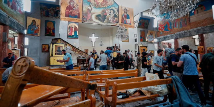 Terrorista suicida ataca iglesia en Siria: horror total