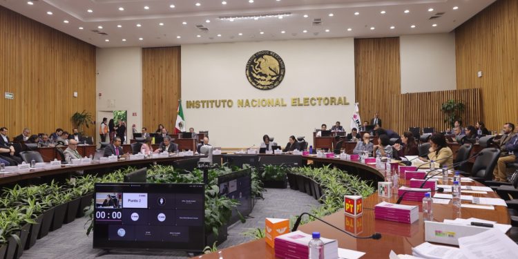 INE anula 37 magistraturas por no cumplir promedio mínimo