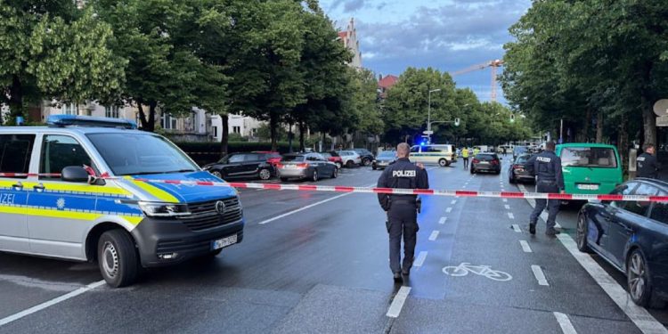 Mujer apuñala a varias personas en Múnich, Alemania