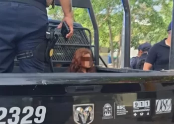 Mujer que mató a policía en Cancún estaría ligada a grupo criminal