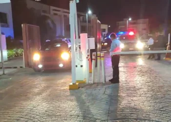 Operativo en Residencial Aqua Cancún termina con tres detenidos