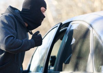 Consecuencias penales por comprar auto robado en Cancún