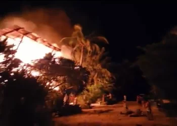 Incendio en Holbox evacúan en helicóptero