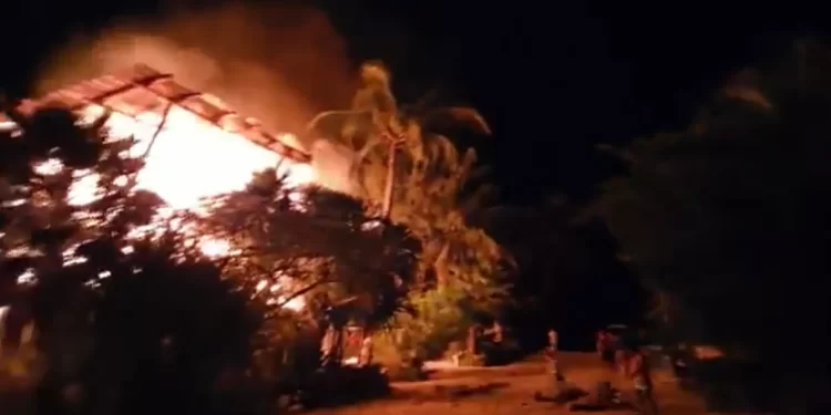 Incendio en Holbox evacúan en helicóptero