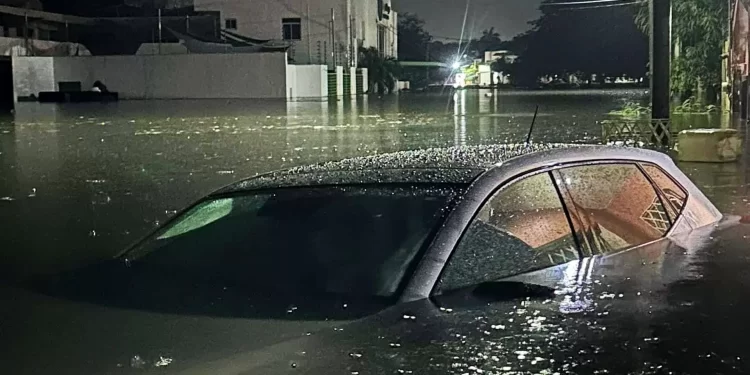 Lluvias en Chetumal colapsan la ciudad