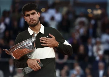 ¡De infarto! Carlos Alcaraz salva puntos de partido y conquista Roland Garros tras batalla épica