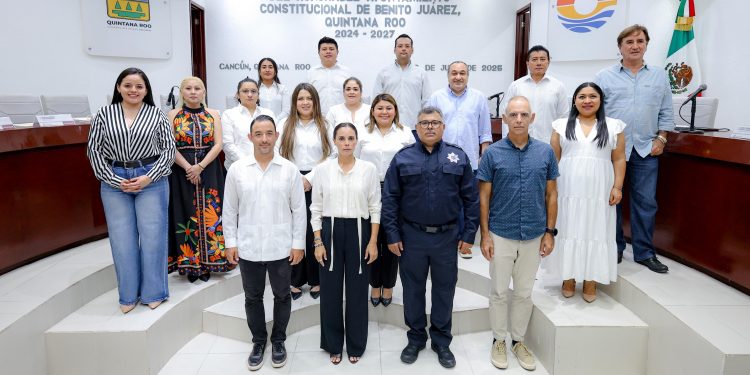 Ana Paty Peralta toma protesta a nuevo secretario de Seguridad en Cancún