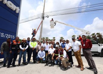 Avanza cableado subterráneo en Colosio Cancún
