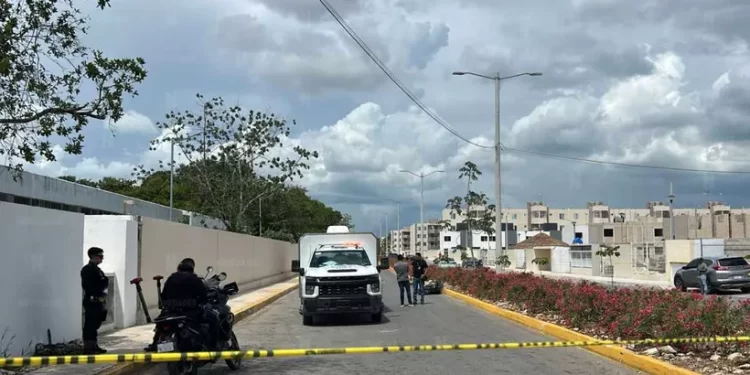 Muere motociclista tras impactar maquinaria pesada