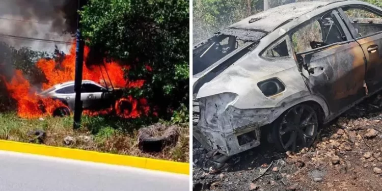 Auto termina calcinado tras accidente en la avenida 135 de Cancún