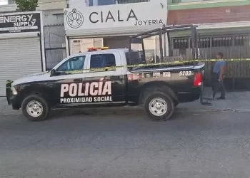 Asaltan joyería Ciala en Cancún y escapan armados
