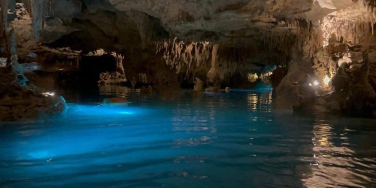 Apagón en Xplor deja turistas atrapados