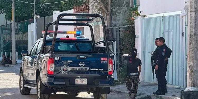 Atroz crimen sacude Cancún: un hombre asesinado en la SM 64