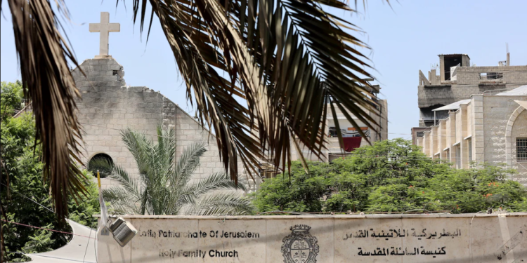 Israel bombardeó la única iglesia católica en la Franja de Gaza