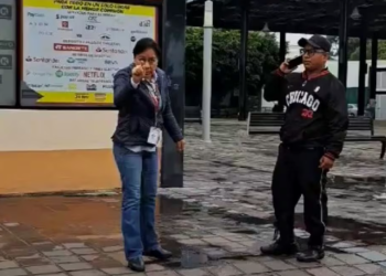 Funcionaria morenista amenaza con desaparición por $2,000