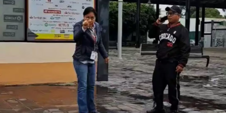 Funcionaria morenista amenaza con desaparición por $2,000