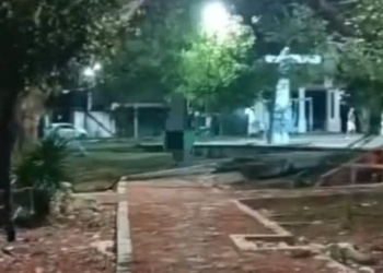 Hombre colgado en parque de Cancún impacta vecinos