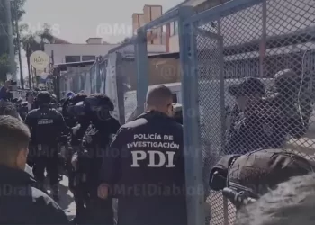 Hombre toma a dos rehenes en Gustavo A. Madero; policías lo abaten