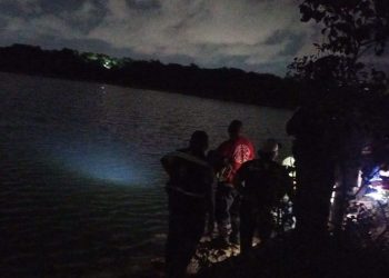 Hombre muere tras lanzarse a laguna en El Pedregal