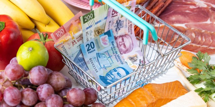 Inflación en México baja a 4.32% en junio; zanahoria lidera alzas