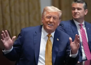 Trump anuncia aranceles del 50% al cobre y 200% a farmacéuticas