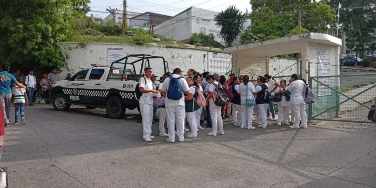 Asesinan a hombre dentro de hospital en Veracruz