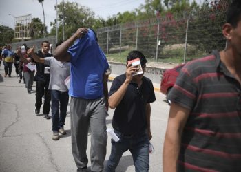 Migrantes latinoamericanos regresan a su país desesperados