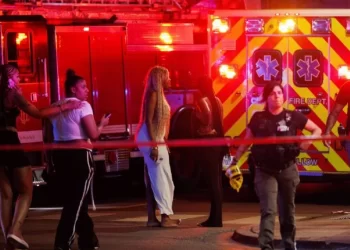 Tiroteo afuera de restaurante en Chicago causa 4 muertes y 14 heridos