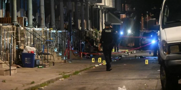 Violencia durante el fin de semana festivo: tiroteo en Philadelphia deja al menos tres muertos