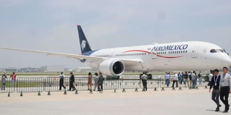 Abren investigación tras incidente entre avión de Aeroméxico y Delta en el AICM