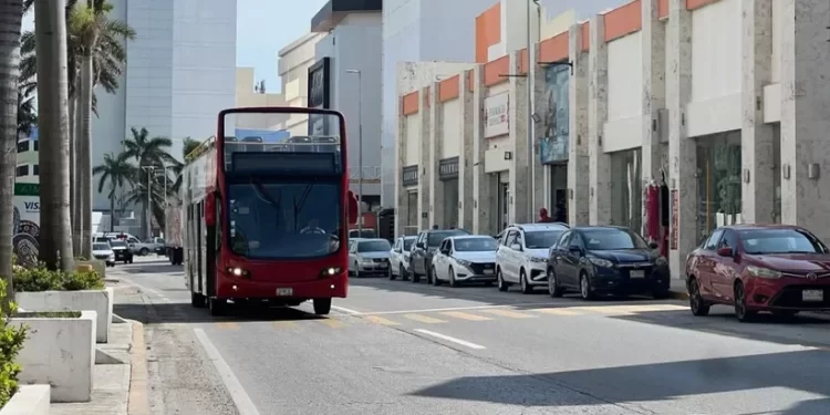 Inteligencia artificial en transporte turístico de Cancún