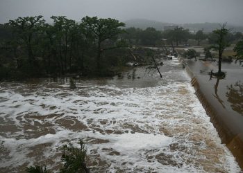 Inundación en Texas deja más de 80 muertos