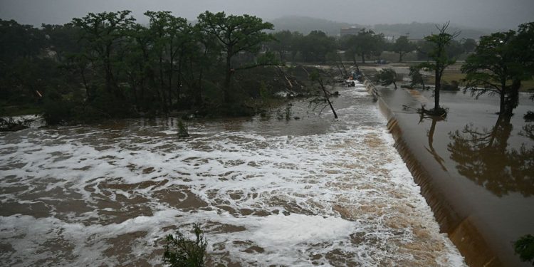 Inundación en Texas deja más de 80 muertos