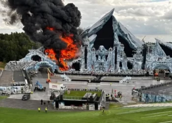 Se incendia escenario principal del Tomorrowland