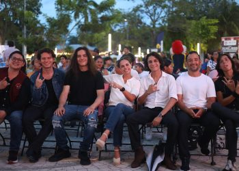 Ana Paty Peralta festeja a la juventud con gran festival