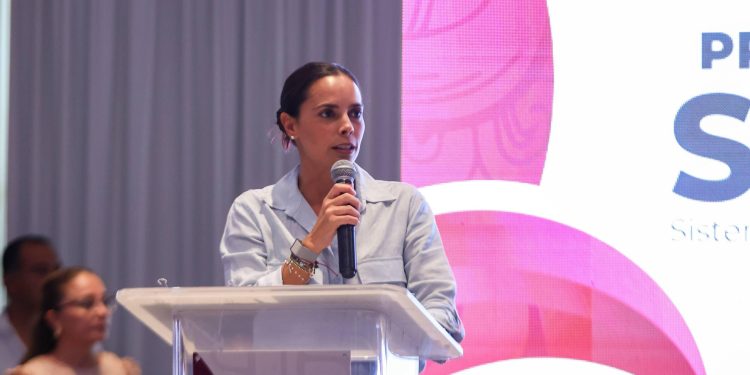 Ana Paty Peralta se suma al SIQROO que brinda modernidad y transparencia a la población