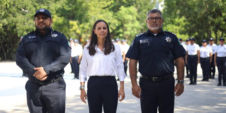 Ana Paty Peralta logra reclasificación histórica de la Academia de Policía