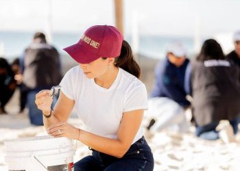 Ana Paty Peralta garantiza la protección de tortugas marinas
