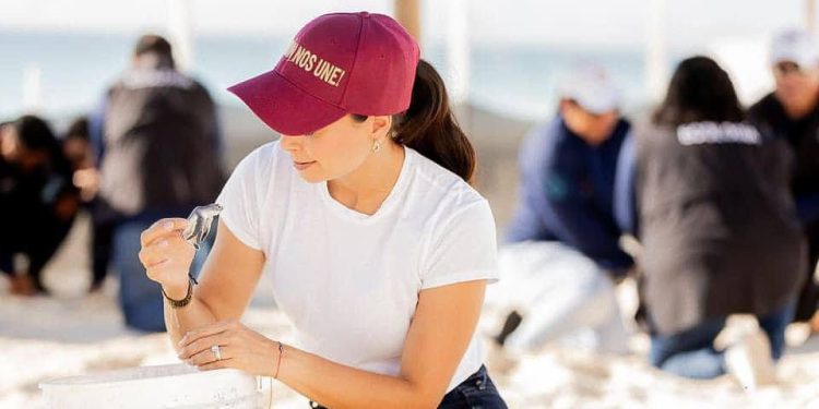 Ana Paty Peralta garantiza la protección de tortugas marinas