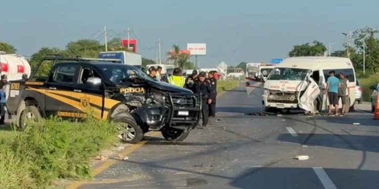 Caos y heridos tras accidente en Mérida–Cancún