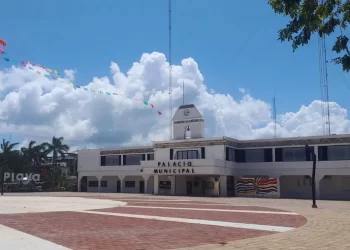 Detienen a exfuncionarios de la administración de Lili Campos en Playa del Carmen
