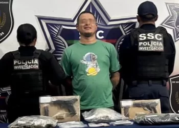 Cae sujeto armado con droga en fraccionamiento Cancún