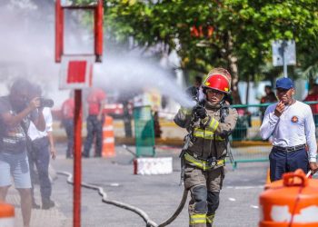 Bomberos en Cancún: seis emergencias diarias ponen a prueba su capacidad
