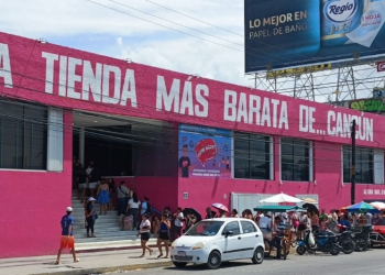 Se registran filas de hasta una hora para ingresar a la tienda “más grande y barata” de Cancún
