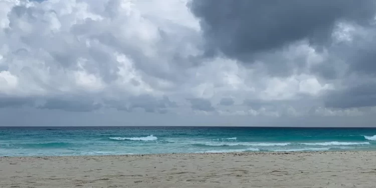 Así estará el clima en Cancún el 19 de agosto: cielo medio nublado y calor en la región